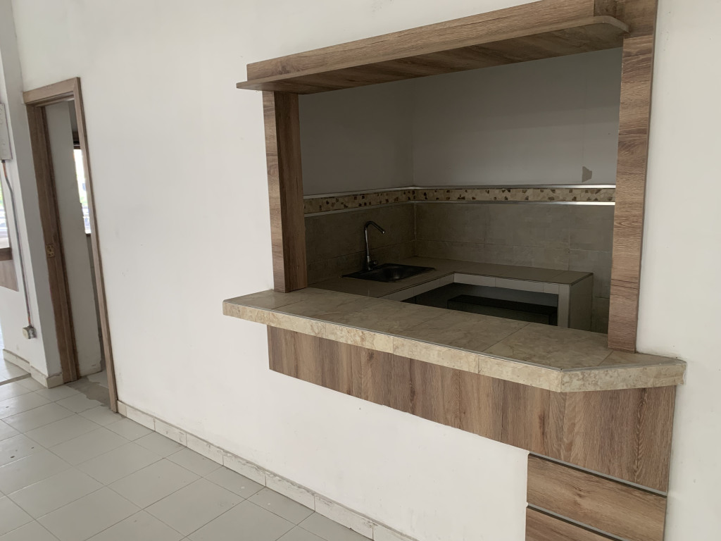Local En Arriendo - Poblado Campestre, Candelaria
