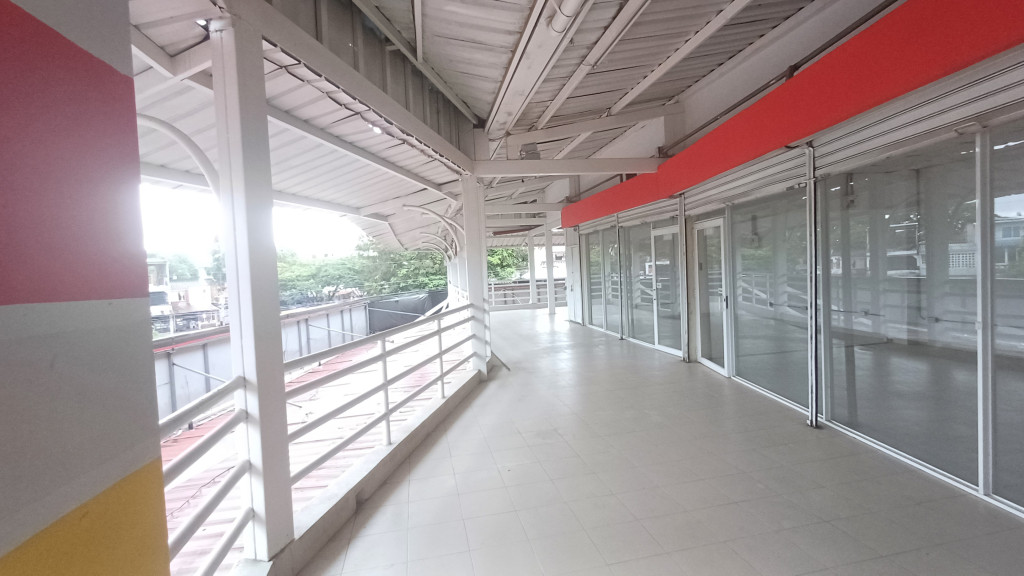 Local En Arriendo - El Poblado Campestre, Candelaria