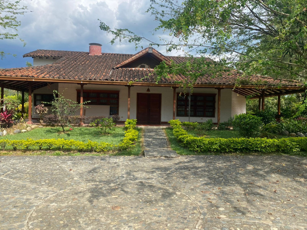 Finca En Venta - Corregimiento De Santa Elena, El Cerrito