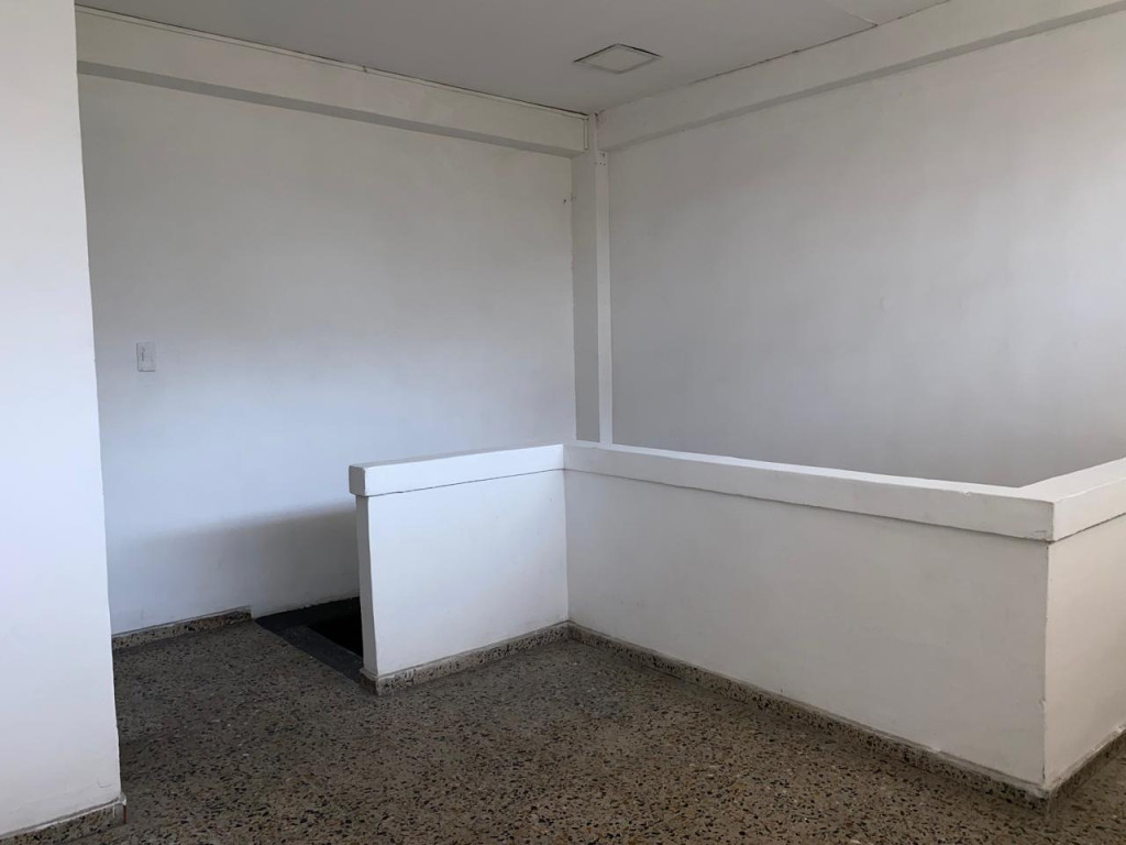 Local En Arriendo - Cuarto De Legua - Guadalupe, Cali