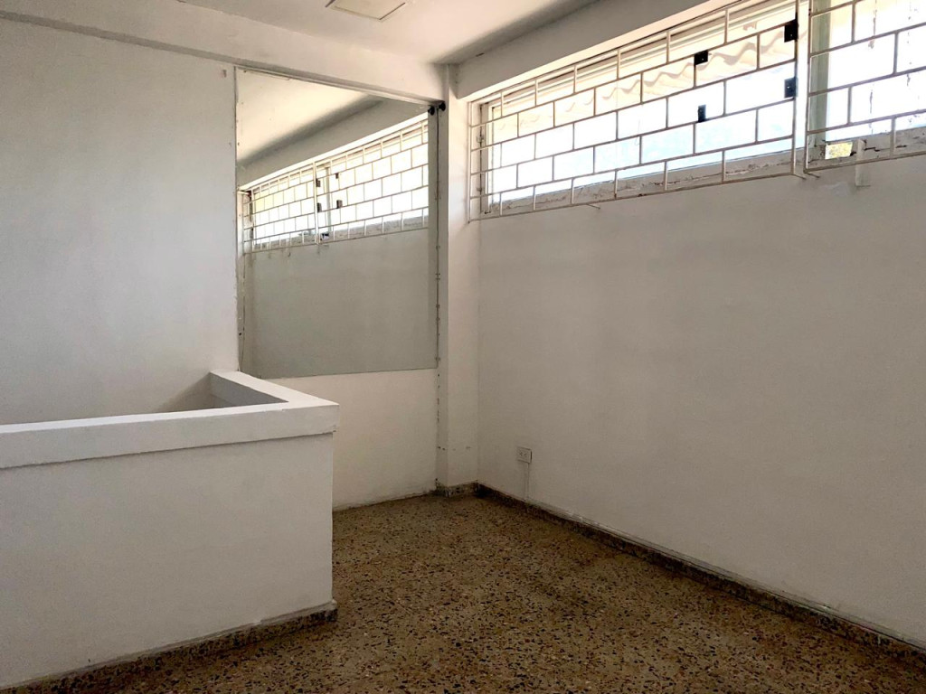 Local En Arriendo - Cuarto De Legua - Guadalupe, Cali