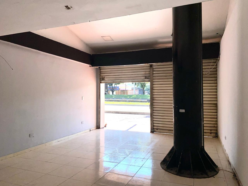 Local En Arriendo - Cuarto De Legua - Guadalupe, Cali