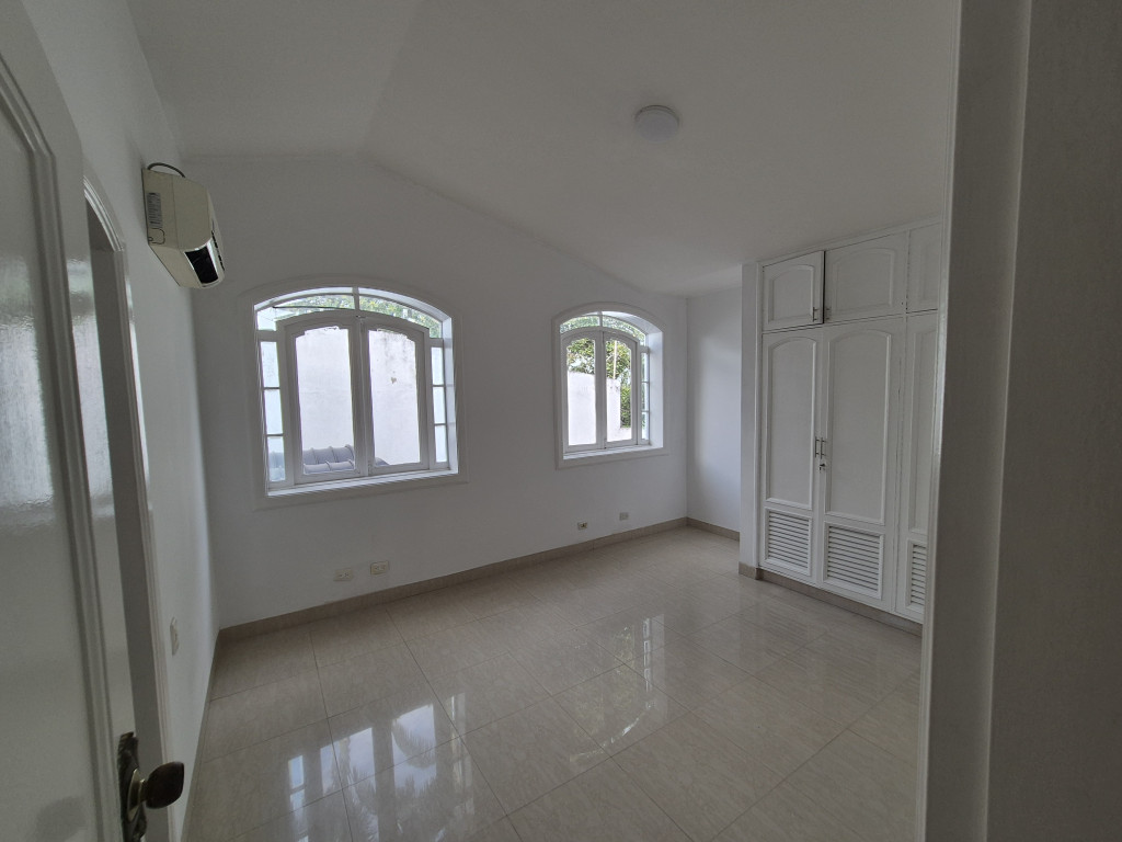 Casa En Venta - Ciudad Jardín, Cali