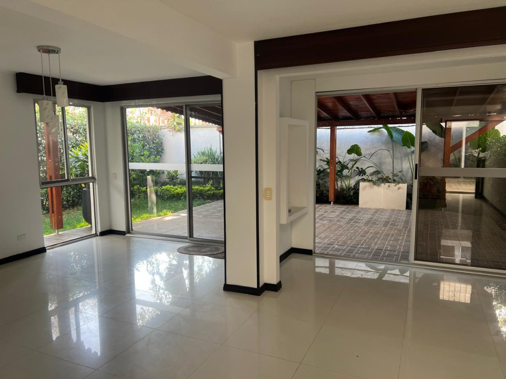 Casa Condominio En Arriendo - Ciudad Jardín, Cali