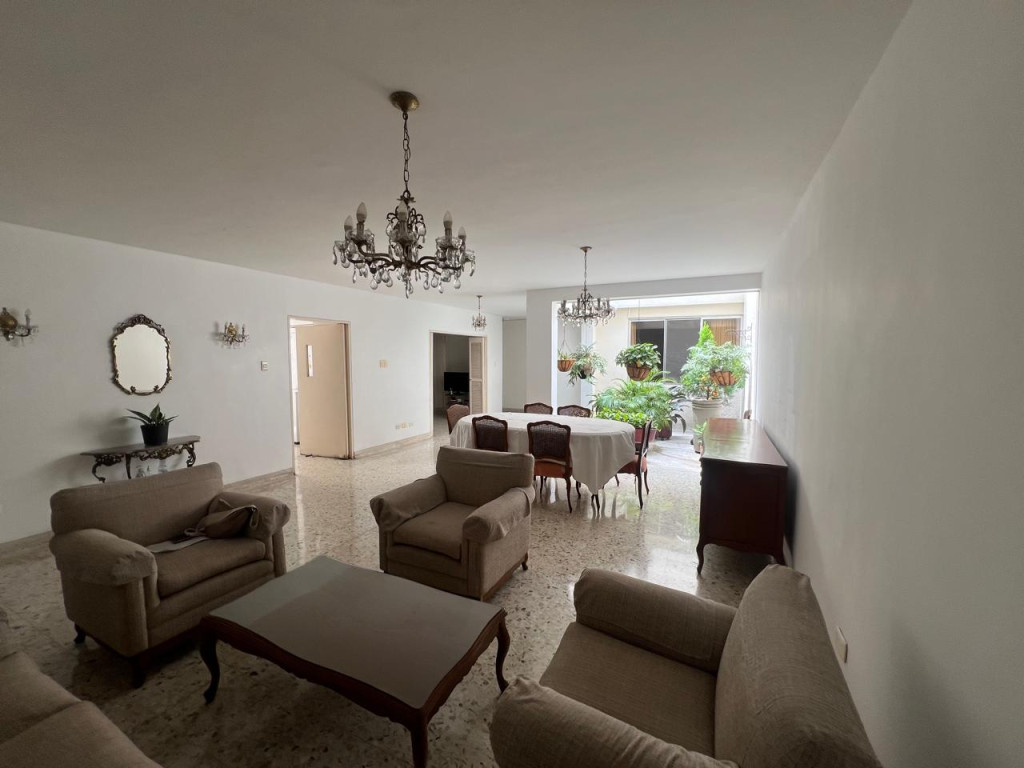 Casa EN VENTA EN Urbanización La Flora, código: 10388991 - 0