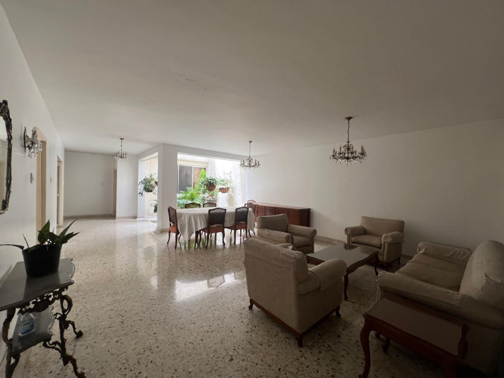 Casa EN VENTA EN Urbanización La Flora, código: 10388991 - 1