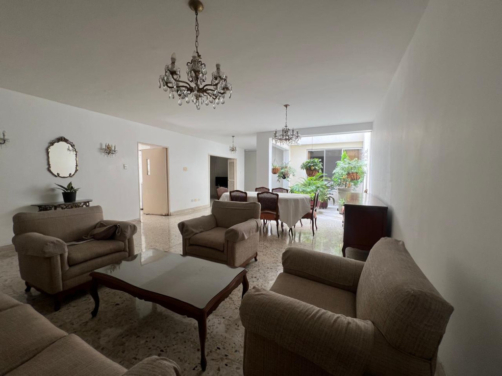 Casa EN VENTA EN Urbanización La Flora, código: 10388991 - 4