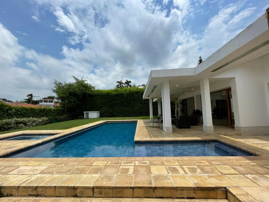 Casa Campestre En Arriendo/Venta - Pance, Cali