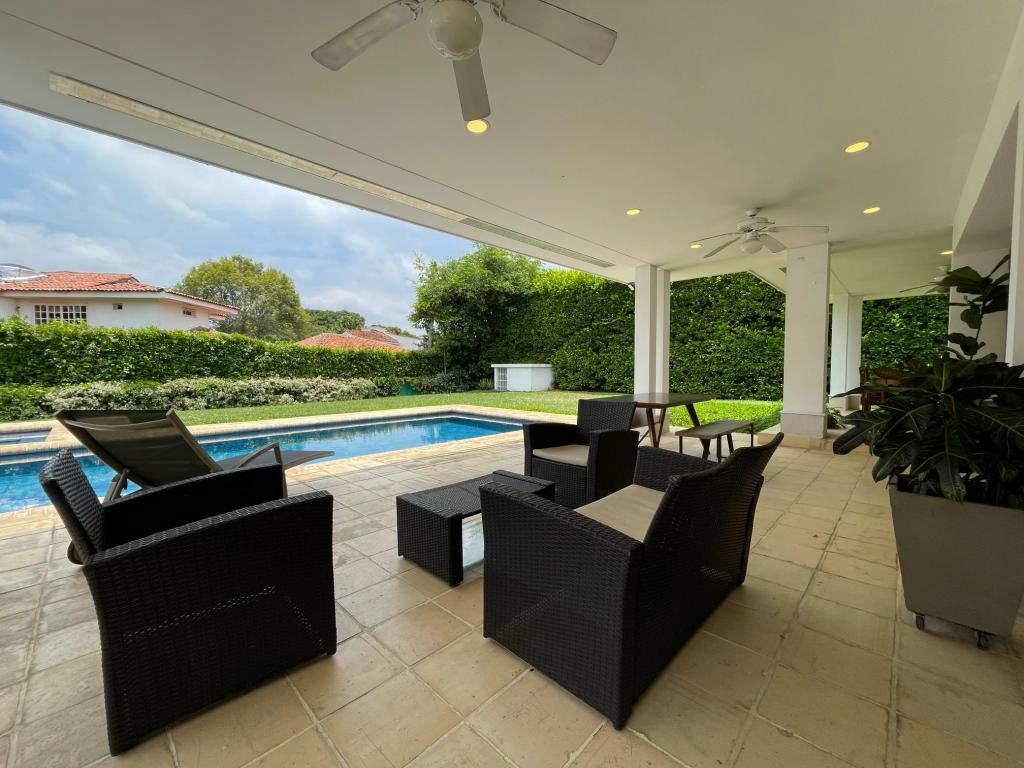 Casa Campestre En Arriendo/Venta - Pance, Cali