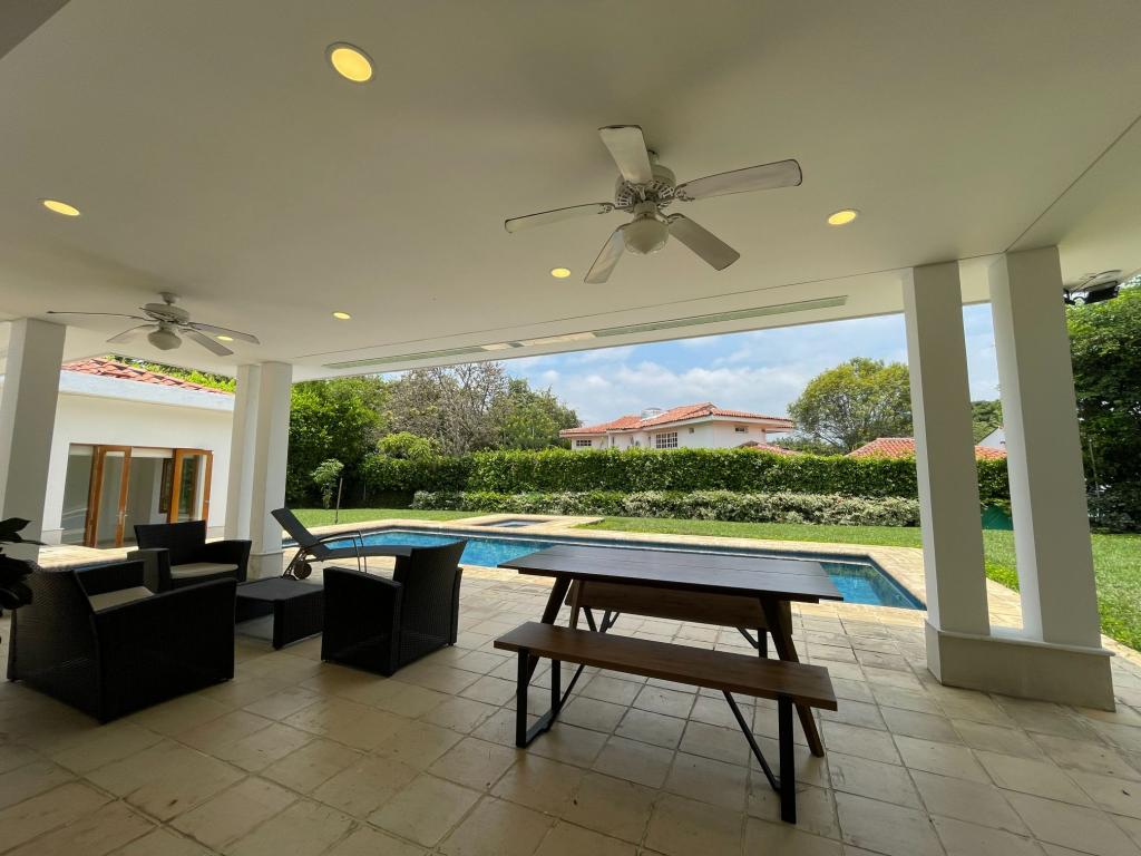 Casa Campestre En Arriendo/Venta - Pance, Cali