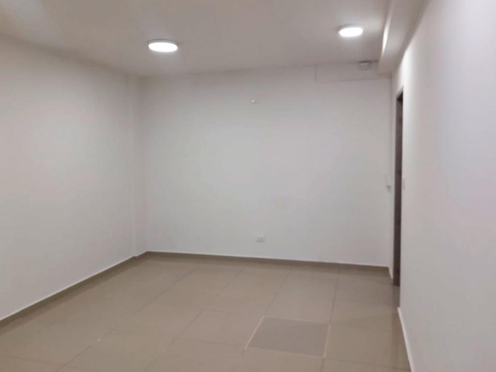 Local en Arriendo - Más