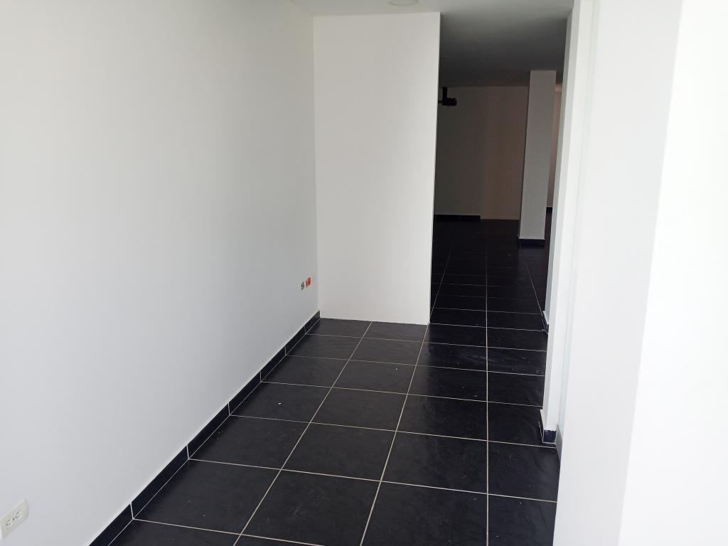 Local en Arriendo - Vista 2