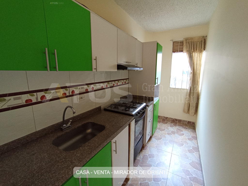 Casa en arriendo, código 5592