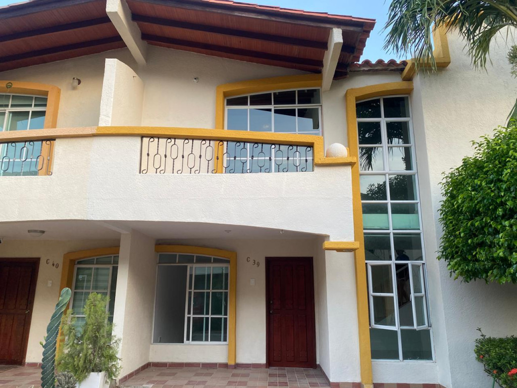CASA CS 39 MZ B CONJ BRISAS DEL LAGO, Rodadero Reservado, Santa Marta