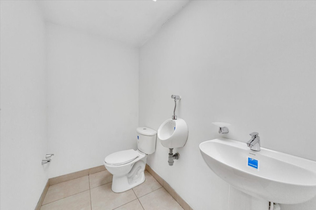 Local EN ARRIENDO EN Polo Club, código: 10279119 - 4