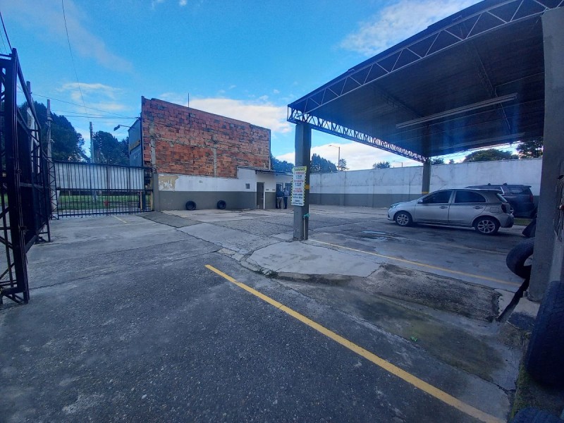 Parqueadero EN ARRIENDO EN El Toberín, código: 1074103 - 1