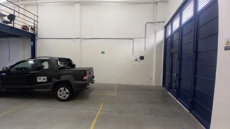 Bodega EN ARRIENDO EN Los Andes-Barrios Unidos, código: 1081000 - 4
